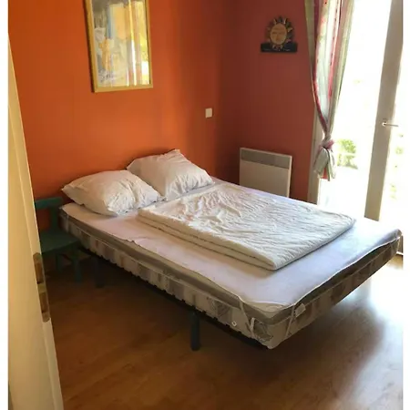 Fitis Vakantiehuis Met Gemeenschappelijk Zwembad